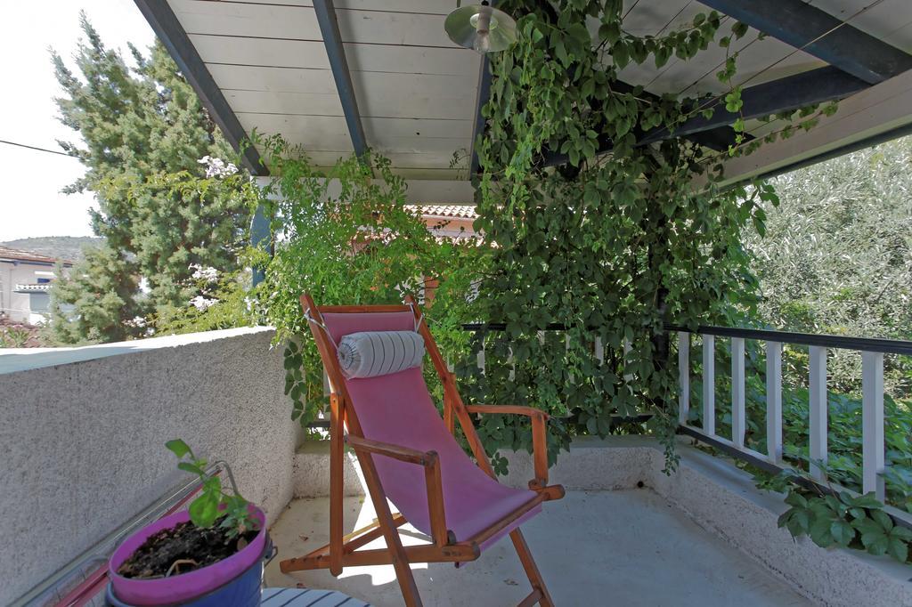 Apartment To Spitaki