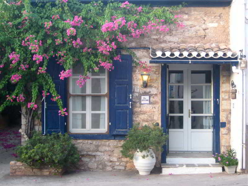 Apartment To Spitaki
